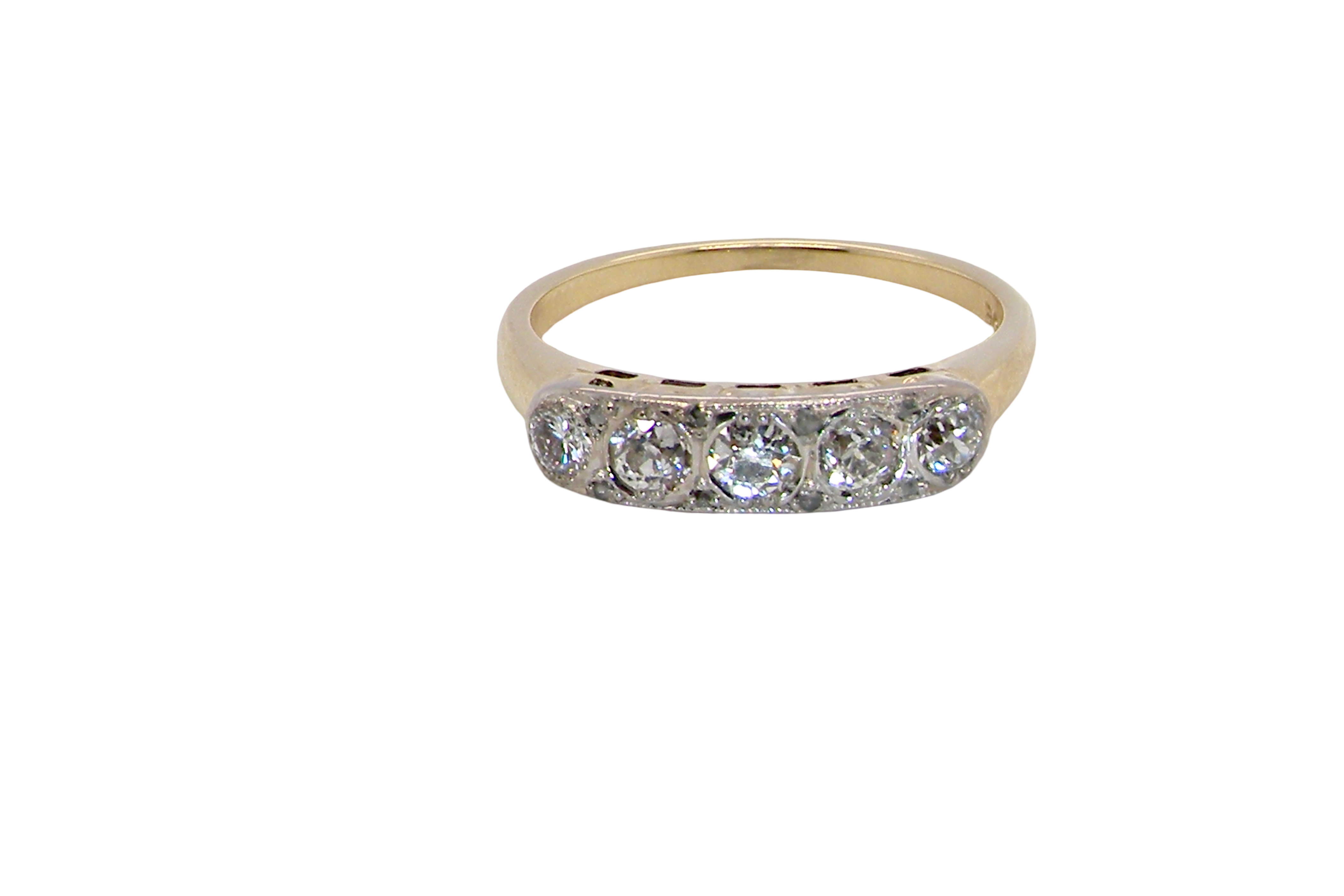 A fine vintage ring set with five brilliant cut white diamonds.
diamond 3.6mm (est 0.15 carats)
