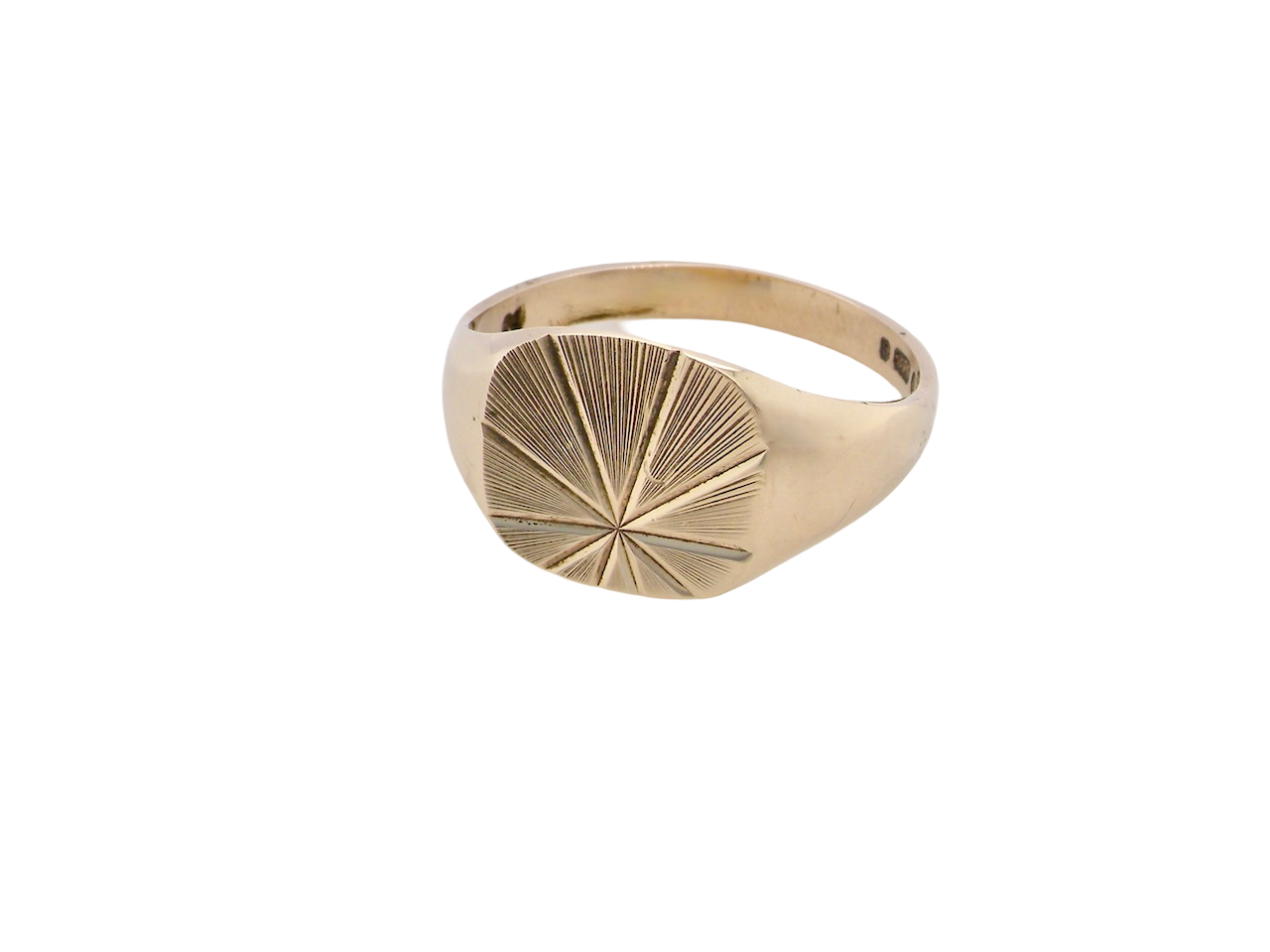 A gentleman's 9 carat gold 'TV' shaped signet ring.
The head measures 13x13mm, fully diamond cut. Weight 4.7grams, hallmarks for London 1973.