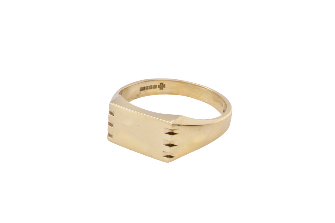Rectangular plain signet ring