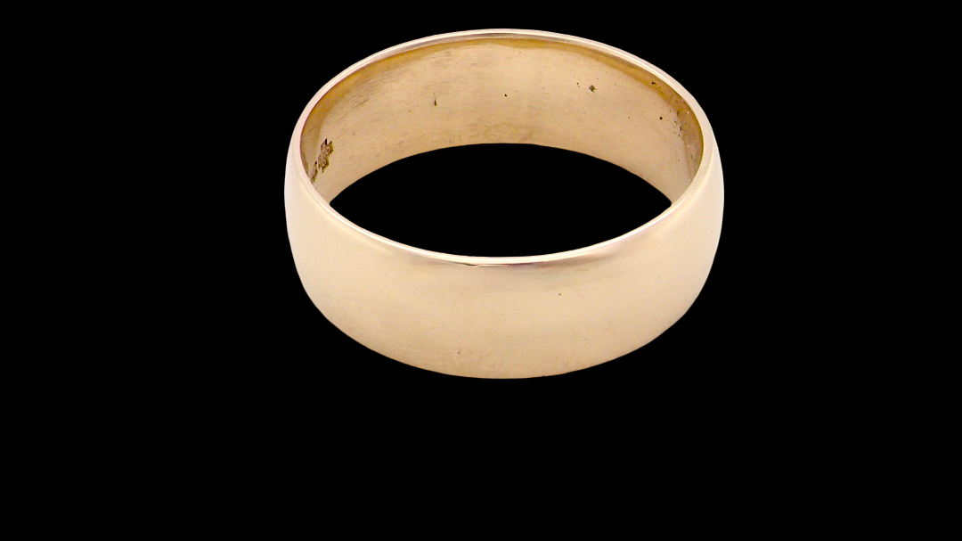 A gentleman's wedding ring, 6.6mm width, weight 5grams.
D shape profile,