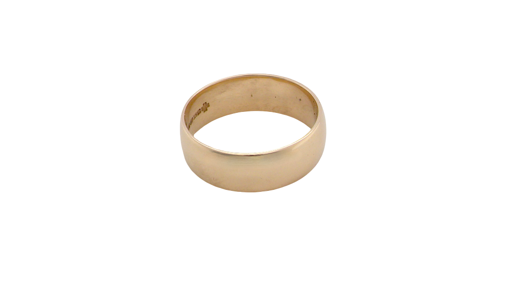 A gentleman's wedding ring, 6.6mm width, weight 5grams.
Traditional D shape