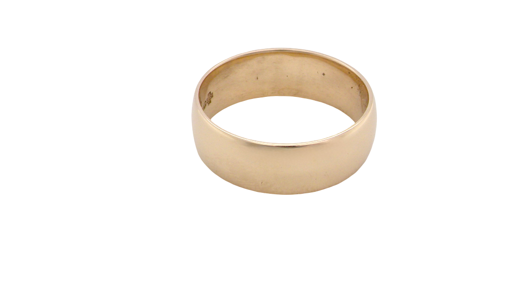 A gentleman's wedding ring, 6.6mm width, weight 5grams.
Traditional D shape profile,