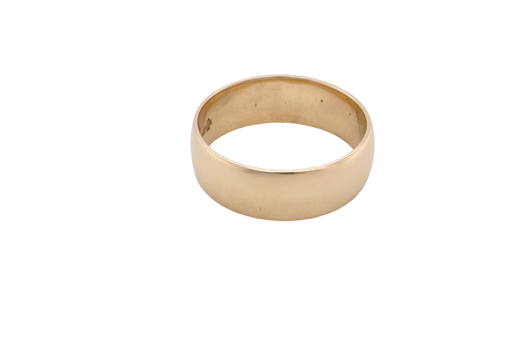 A gentleman's wedding ring, 6.6mm width, weight 5grams.
Traditional D shape profile,