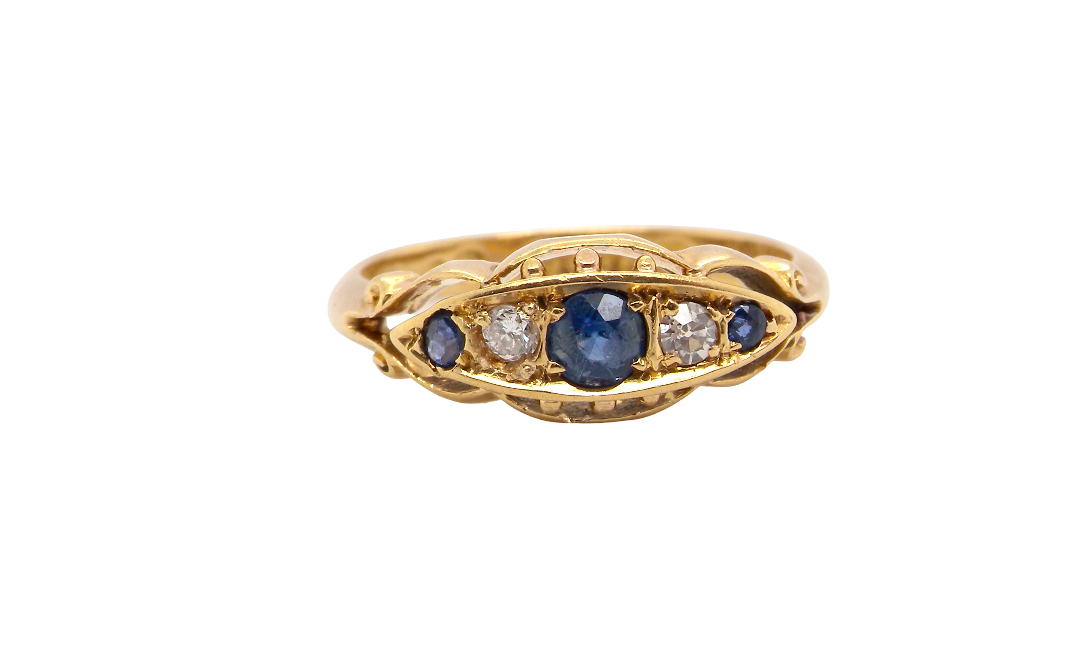 A lovely antique ring from the Edwardian period. Hallmarked in Chester in 1909 this ring typical for the period