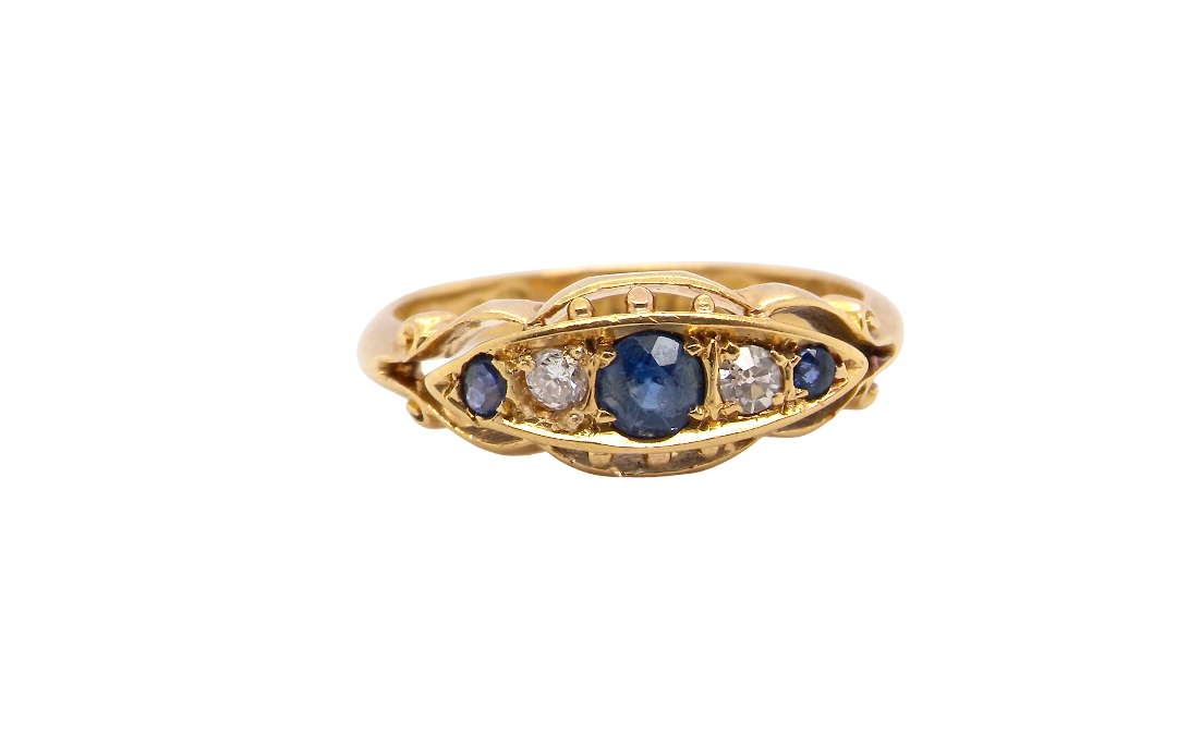 A lovely antique ring from the Edwardian period. Hallmarked in Chester in 1909 this ring typical for the period
