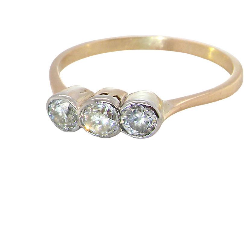 A mid to early 20th century trilogy ring set with three old brilliant cut white diamonds.
Each measures 4.4mm