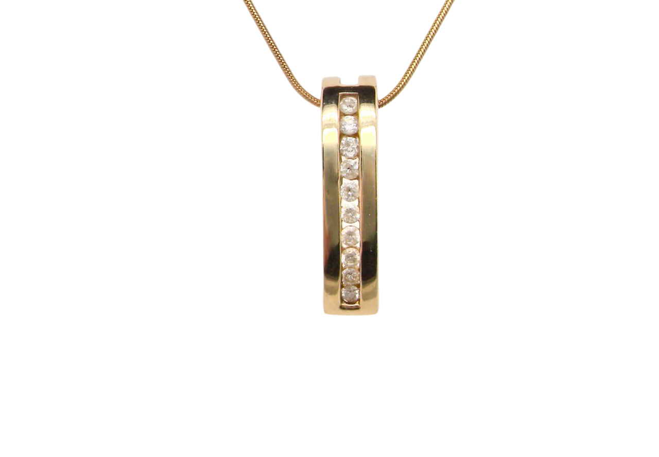 A modern Diamond Pendant