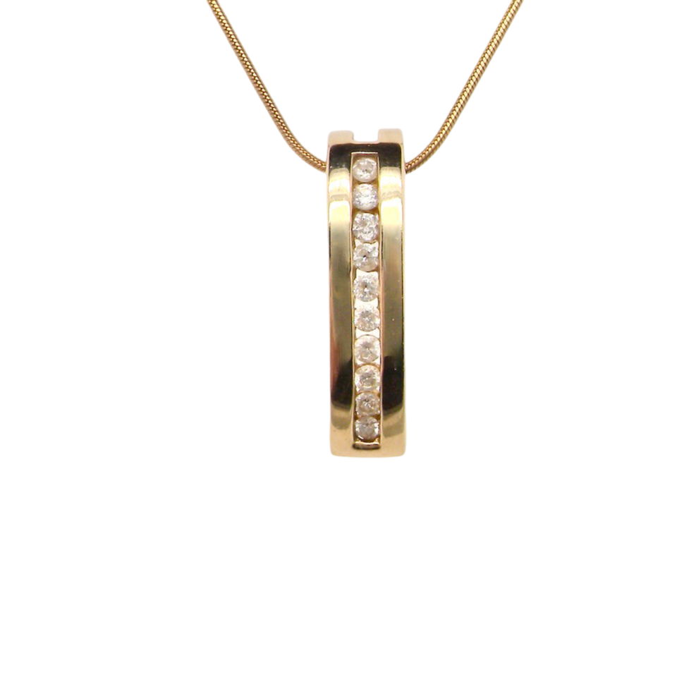 A modern Diamond Pendant