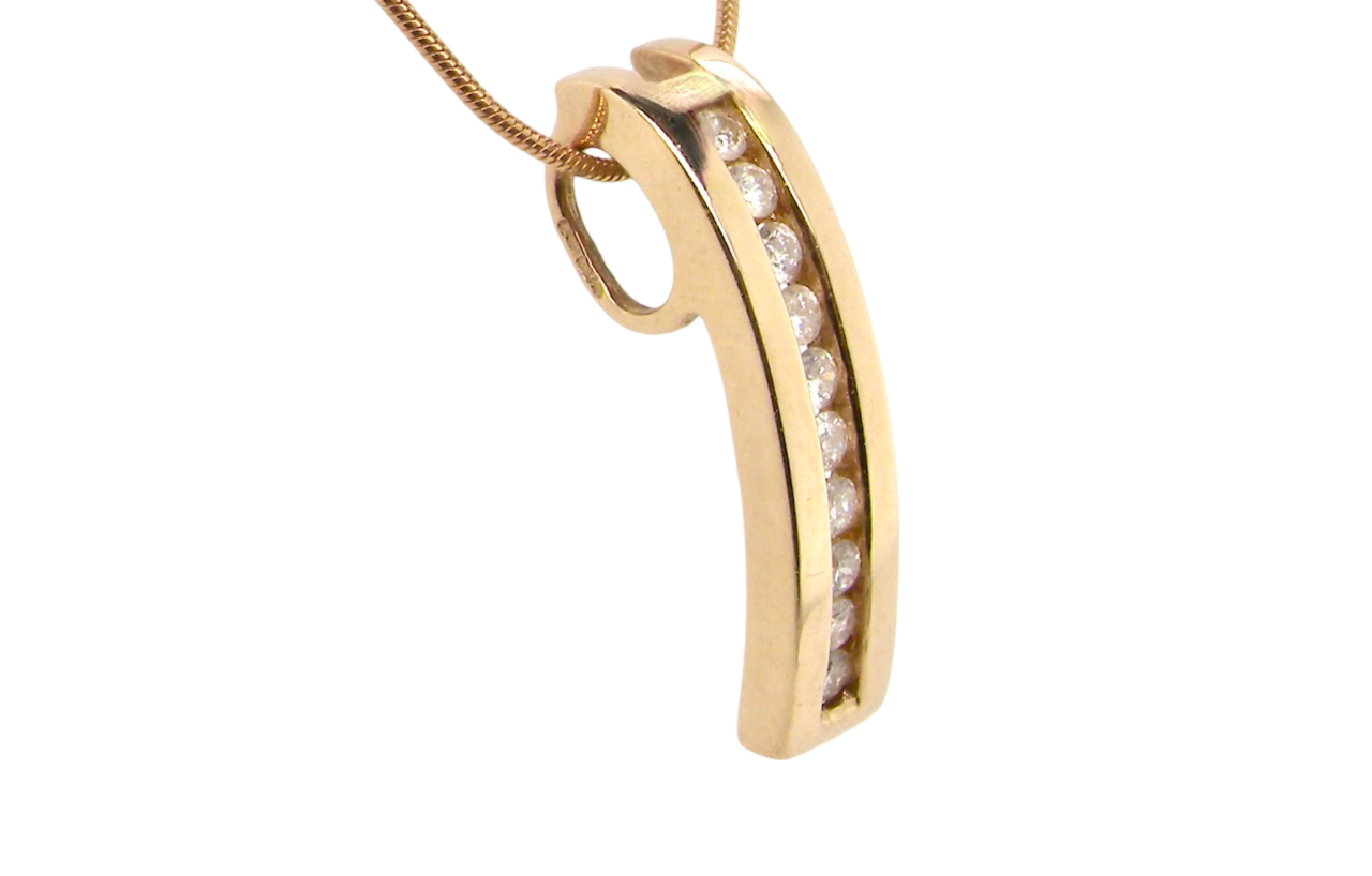 A modern Diamond Pendant