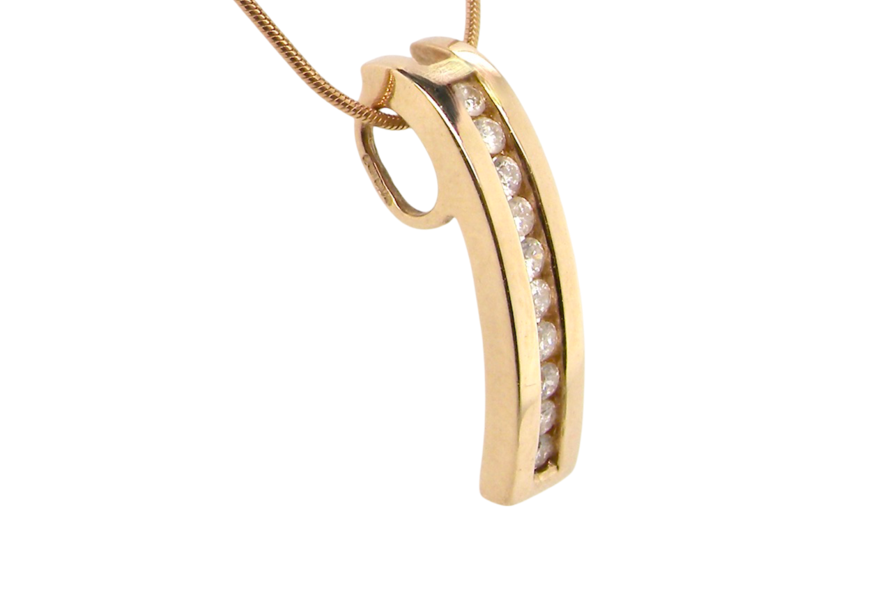 A modern Diamond Pendant