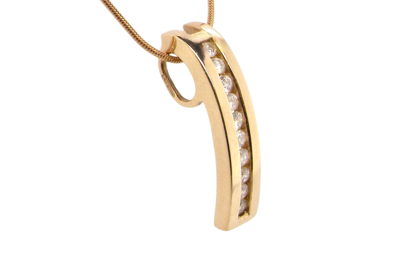 A modern Diamond Pendant