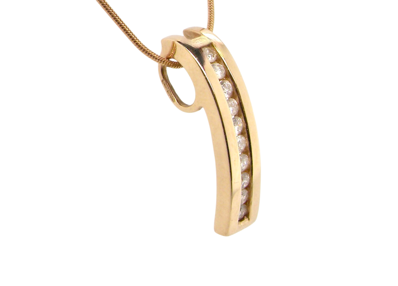 A modern Diamond Pendant
