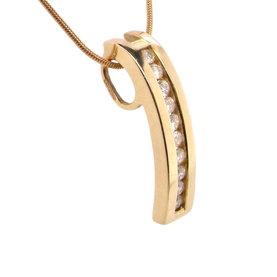 A modern Diamond Pendant