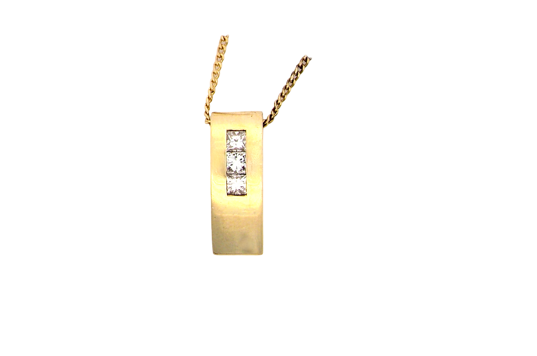 A modern block style pendant. Measures 17x6.3mm. Set with three princess cut white diamonds, close set, each measures 2.75-2.85mm (total est 0.40 carats). 