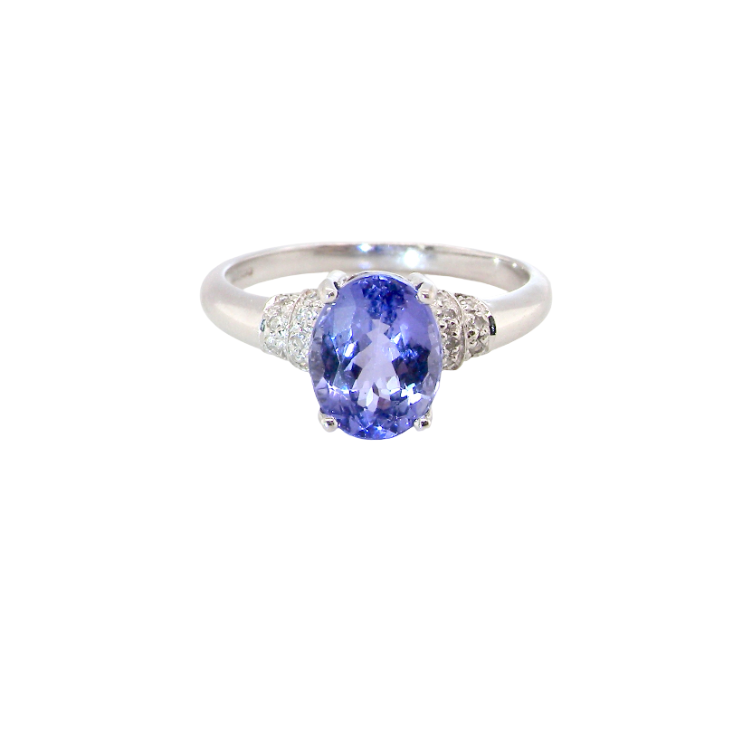 A pretty 18 carat white gold ring that features an AAA Tanzanite gem stone. Displaying tones of purple and lilac the stone is oval cut at around 8x6mm (1.47 carat approx)