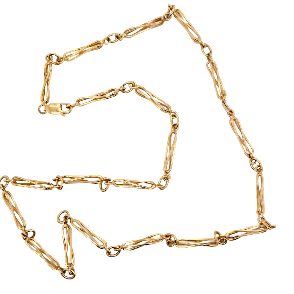 A pretty 9 carat gold neck chain. Each link is cage like design, with a slight twist 15x4mm