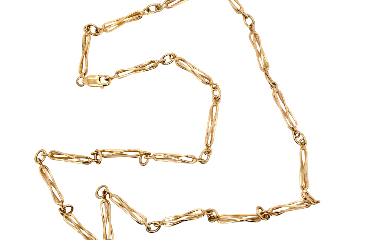 A pretty 9 carat gold neck chain. Each link is cage like design, with a slight twist 15x4mm