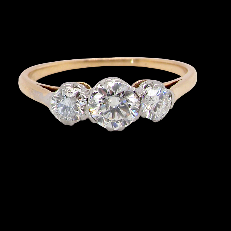 A pretty three stone trilogy ring that features three brilliant cut white diamonds.
Centre diamond, 5mm (est 0.50 carats) each side a 4mm diamond (est 0.25 carats). Colour G-h, clarity Si.