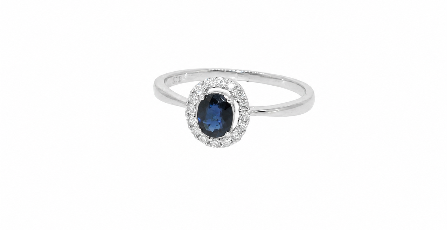 A sapphire and diamond cluster