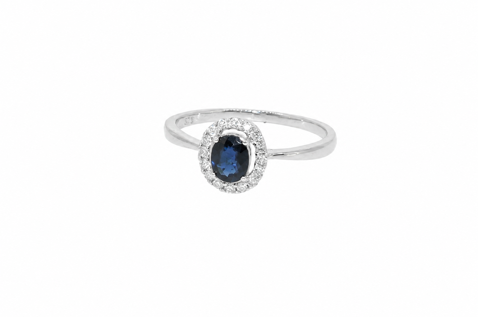 A sapphire and diamond cluster