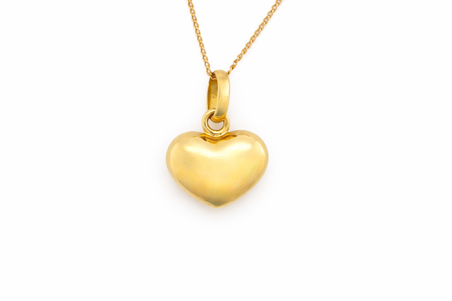 A simple yet elegant heart shaped pendant by Links of London*.