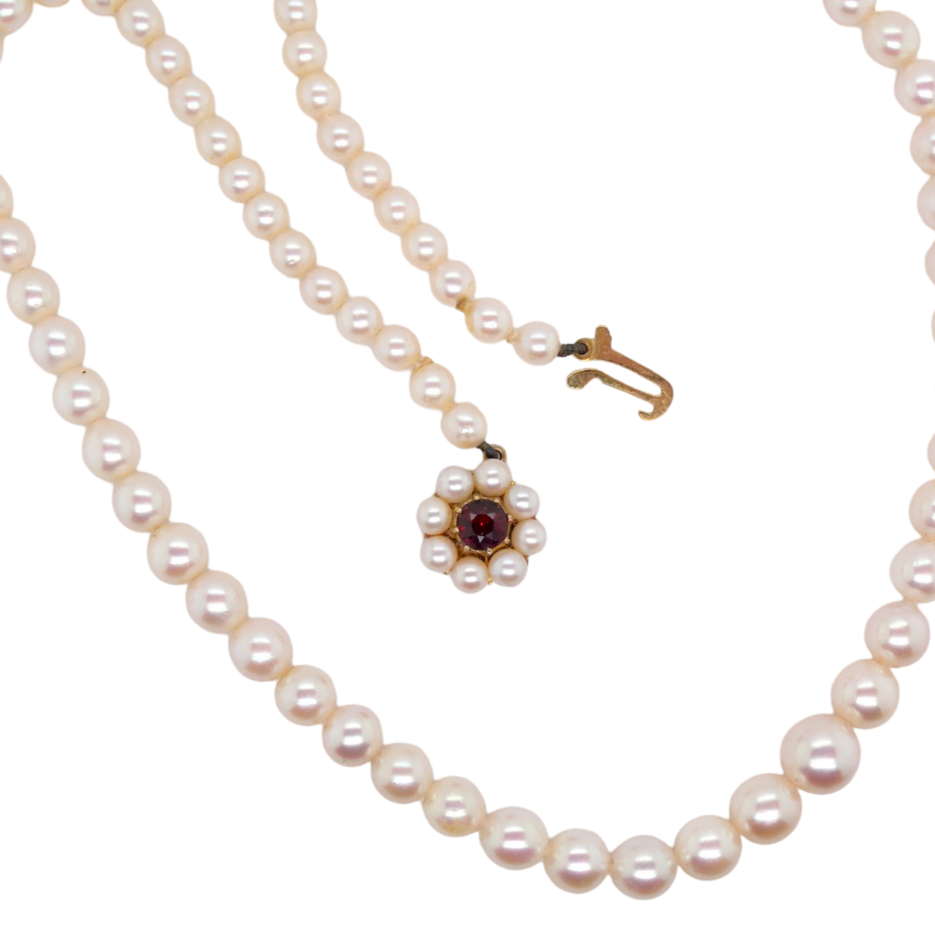 A single row of cultured pearls