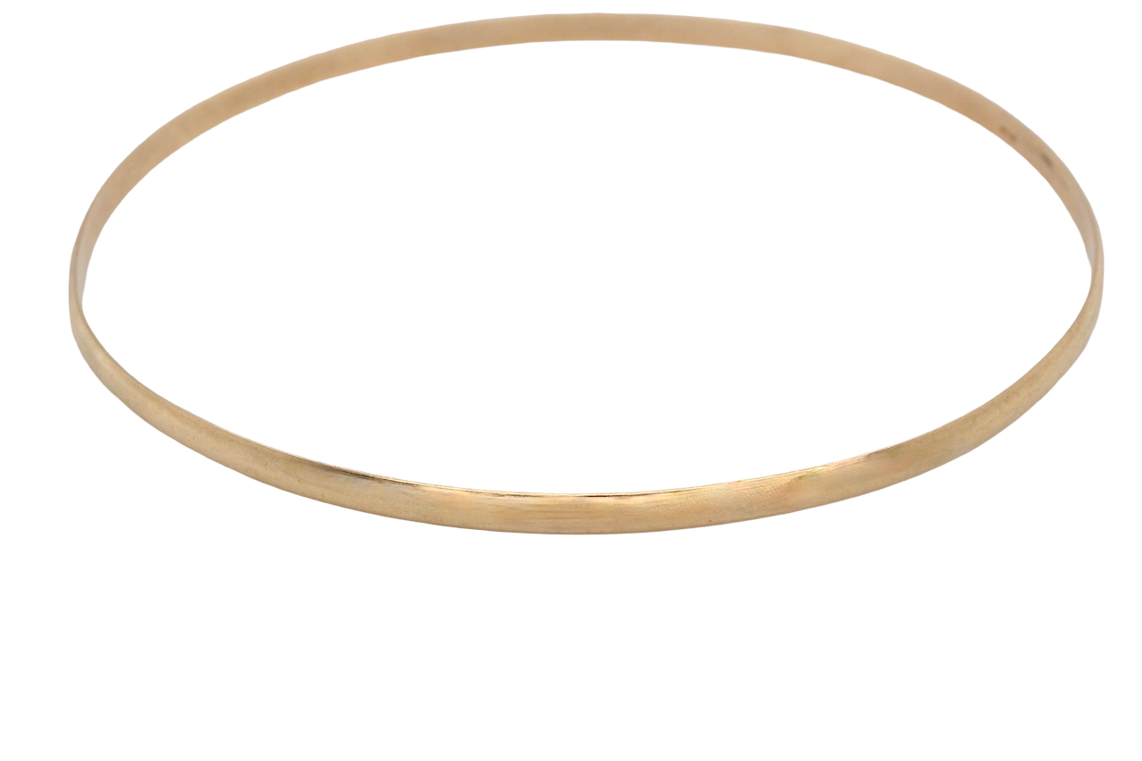 A solid 9 carat yellow gold bangle. A classic circular bangle which is a timeless and elegant look.
Width: 2.6mm