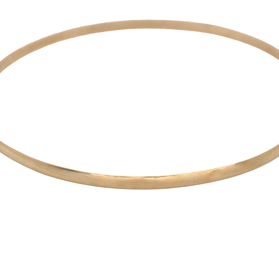 A solid 9 carat yellow gold bangle. A classic circular bangle which is a timeless and elegant look.
Width: 2.6mm
