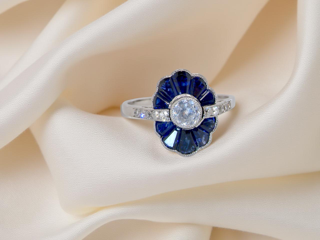 Art Deco cluster a fan-shaped design.