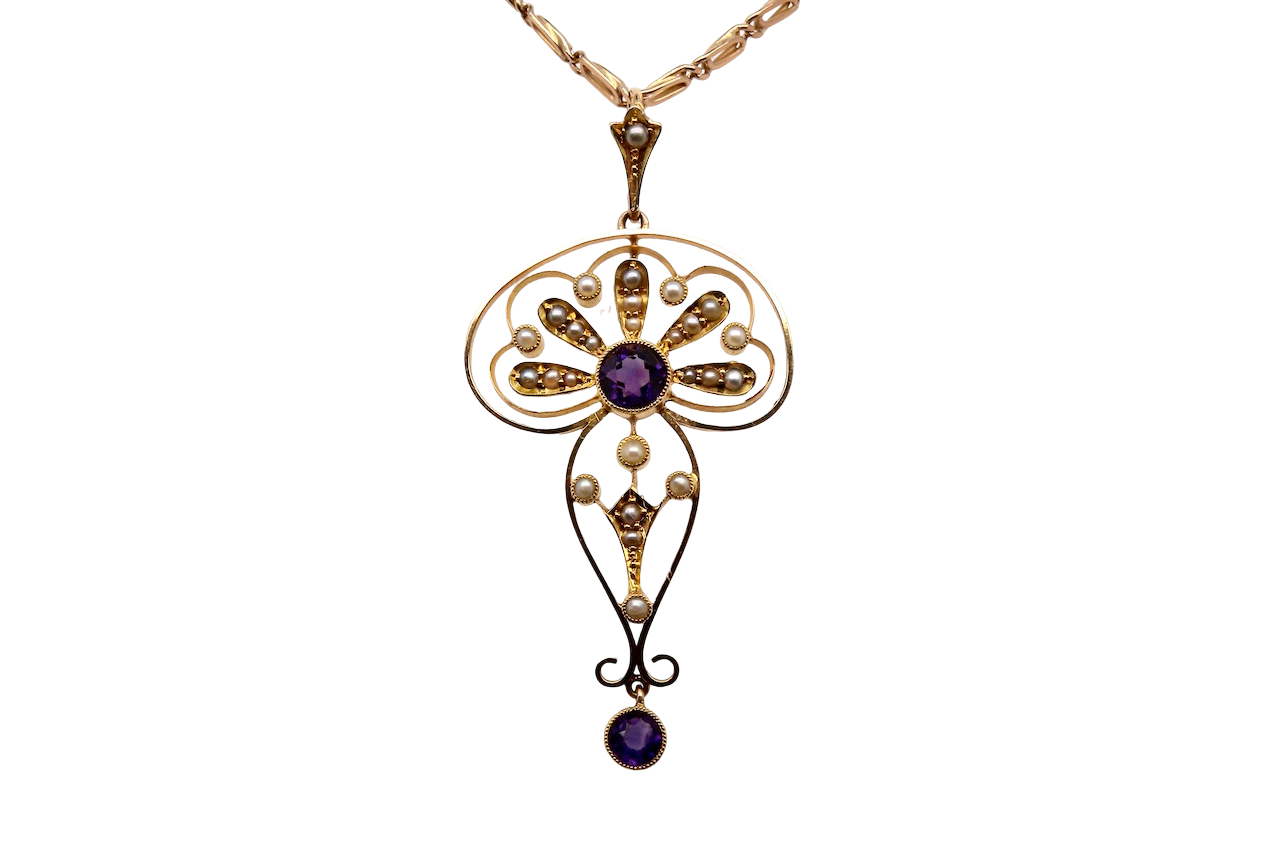 A truly beautiful Edwardian period. This elegant piece typifies the glamour of the period, with pearls and amethysts.
