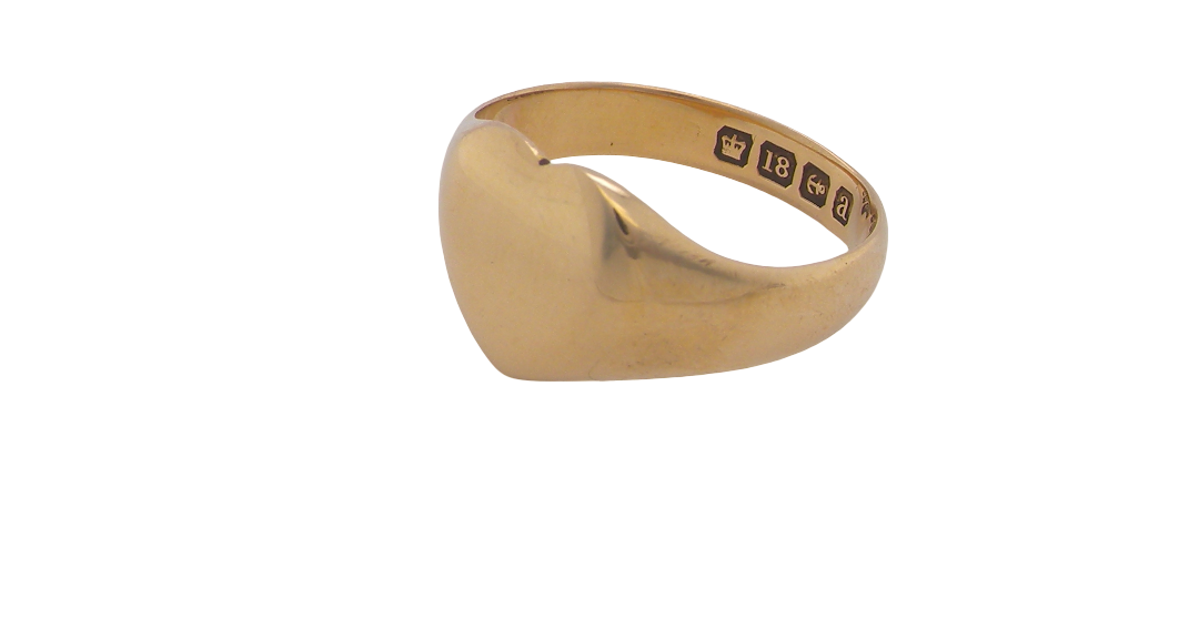 A very unusual signet ring, hallmarked in Birmingham in 1900.
The head is heart shaped and measures 11x10mm.