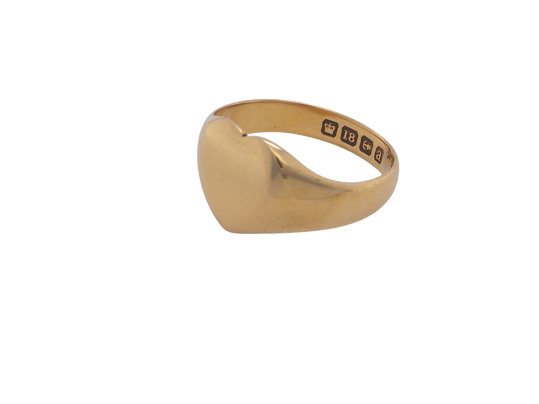 A very unusual signet ring, hallmarked in Birmingham in 1900.
The head is heart shaped and measures 11x10mm.