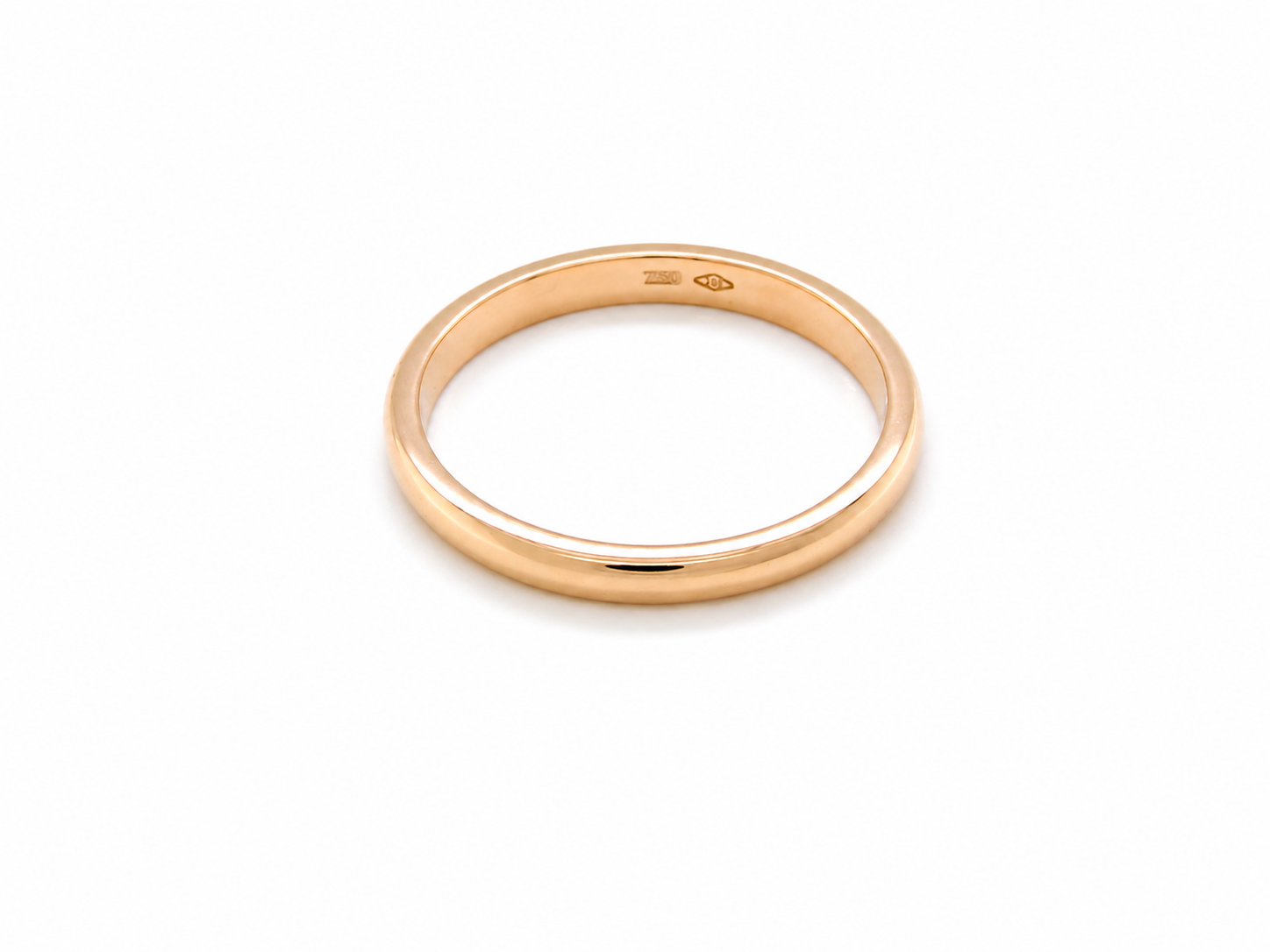 A vintage 18 carat gold* wedding ring. Narrow 2mm width,