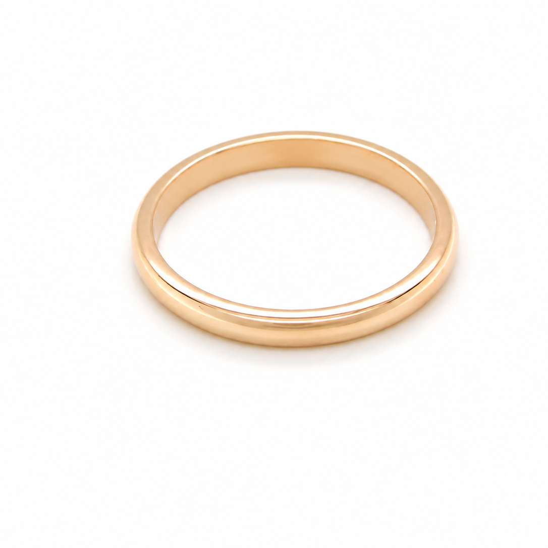 A vintage 18 carat gold* wedding ring. Narrow 2mm width, D shape profile