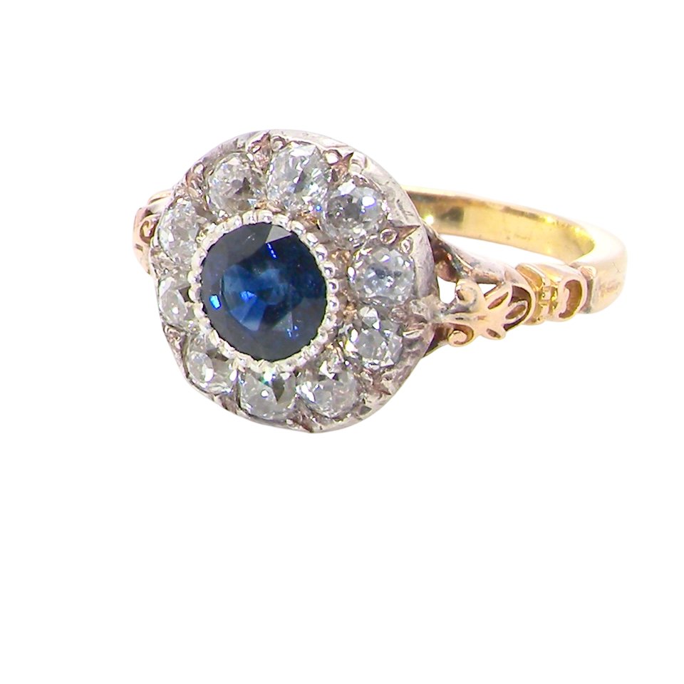 A vintage Sapphire and Diamond ring early 20th century