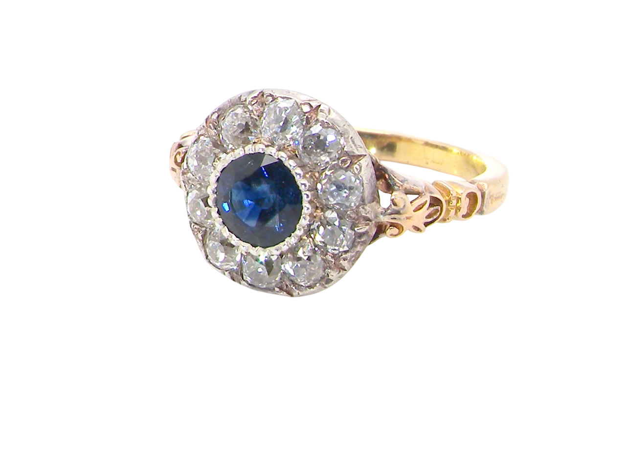 A vintage Sapphire and Diamond ring early 20th century