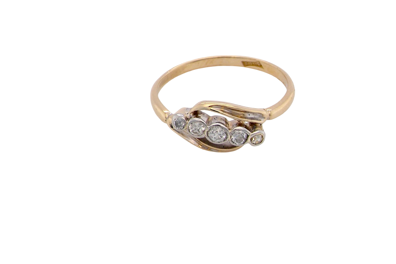 A vintage cross over style ring. Set with five old brilliant cut white diamonds. Centre stone 3mm, each side 2.4mm, each end 1.5mm.