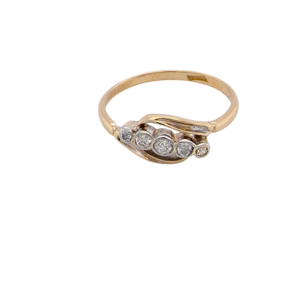 A vintage cross over style ring. Set with five old brilliant cut white diamonds. Centre stone 3mm, each side 2.4mm, each end 1.5mm.
