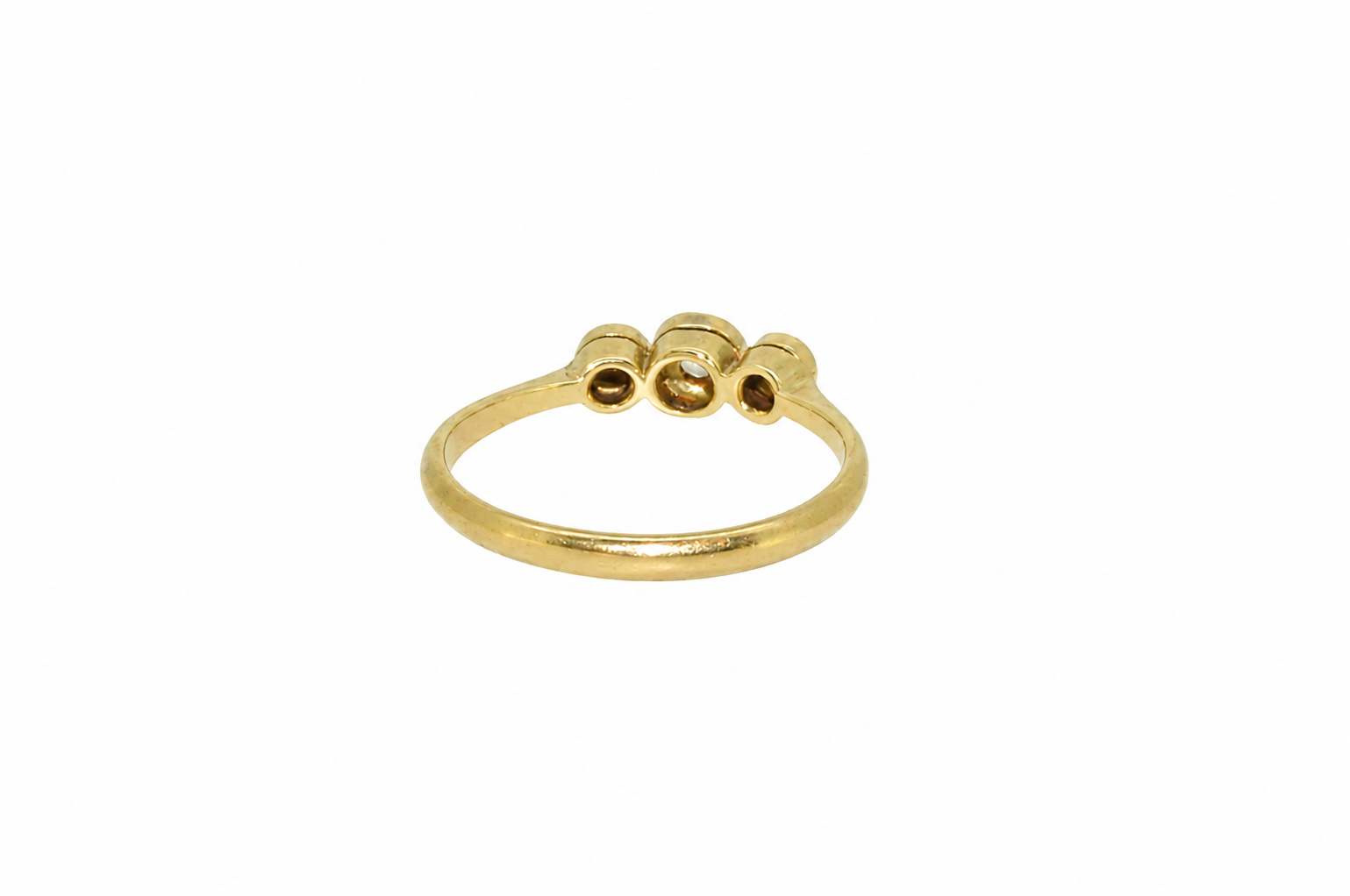 A diamond trilogy ring back view
