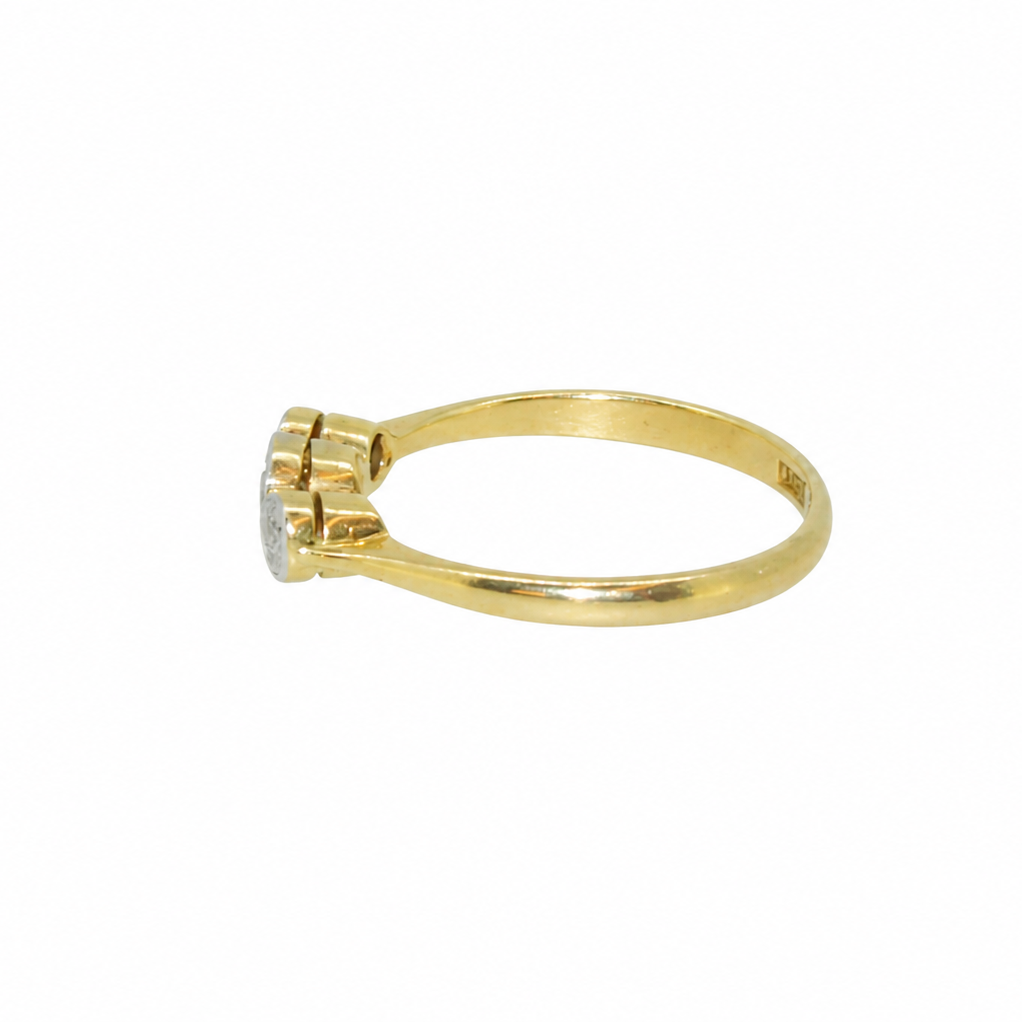 A vintage trilogy ring side view