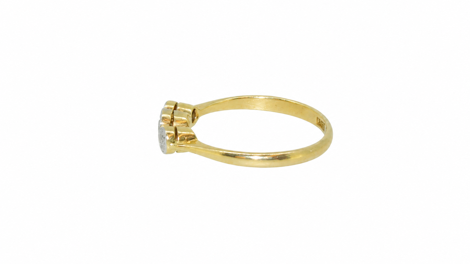 A vintage trilogy ring side view