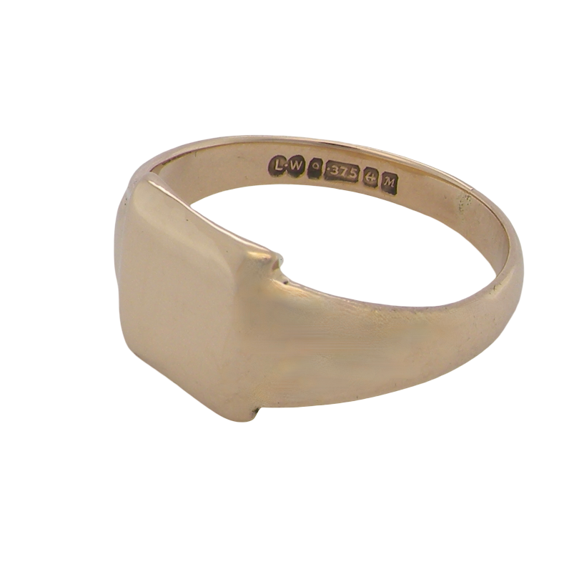 A vintage gentleman's 9 carat gold signet ring. Polished square head, measures 11x11mm,