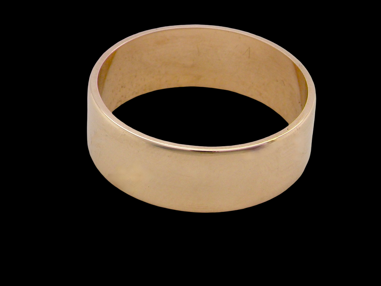A wide wedding ring 8mm, with a flat profile (not D shape) . Totally plain and re-polished