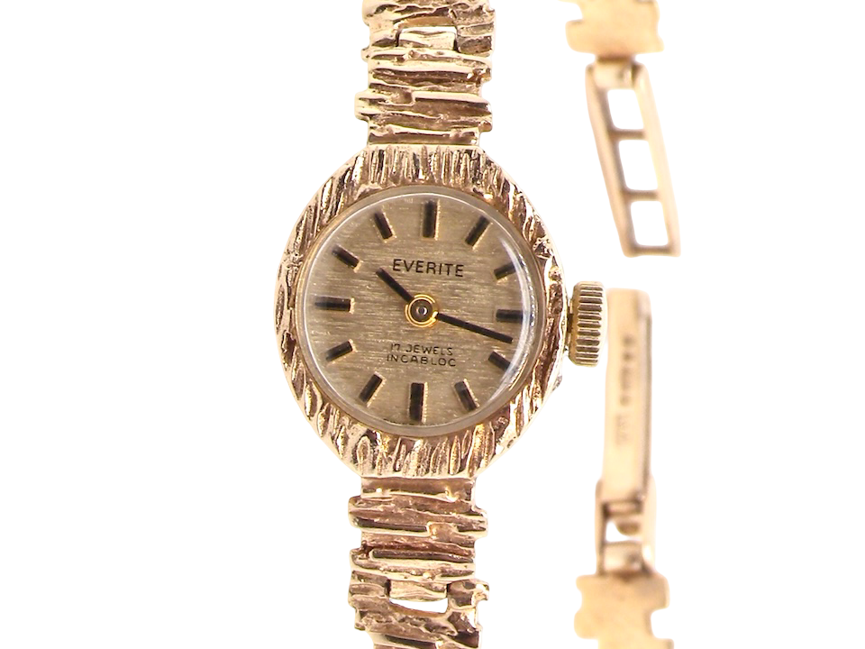 A woman's 9 carat gold wrist watch