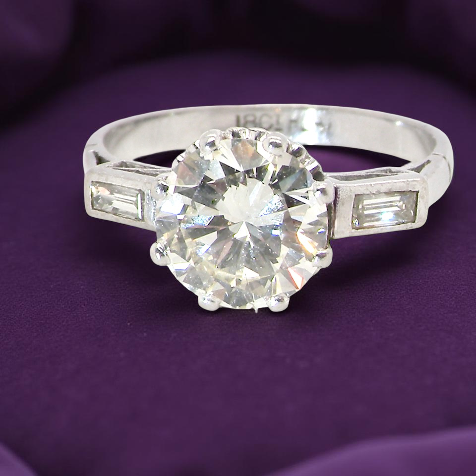 An Art Deco solitaire ring beautiful 1.75 carat diamond
