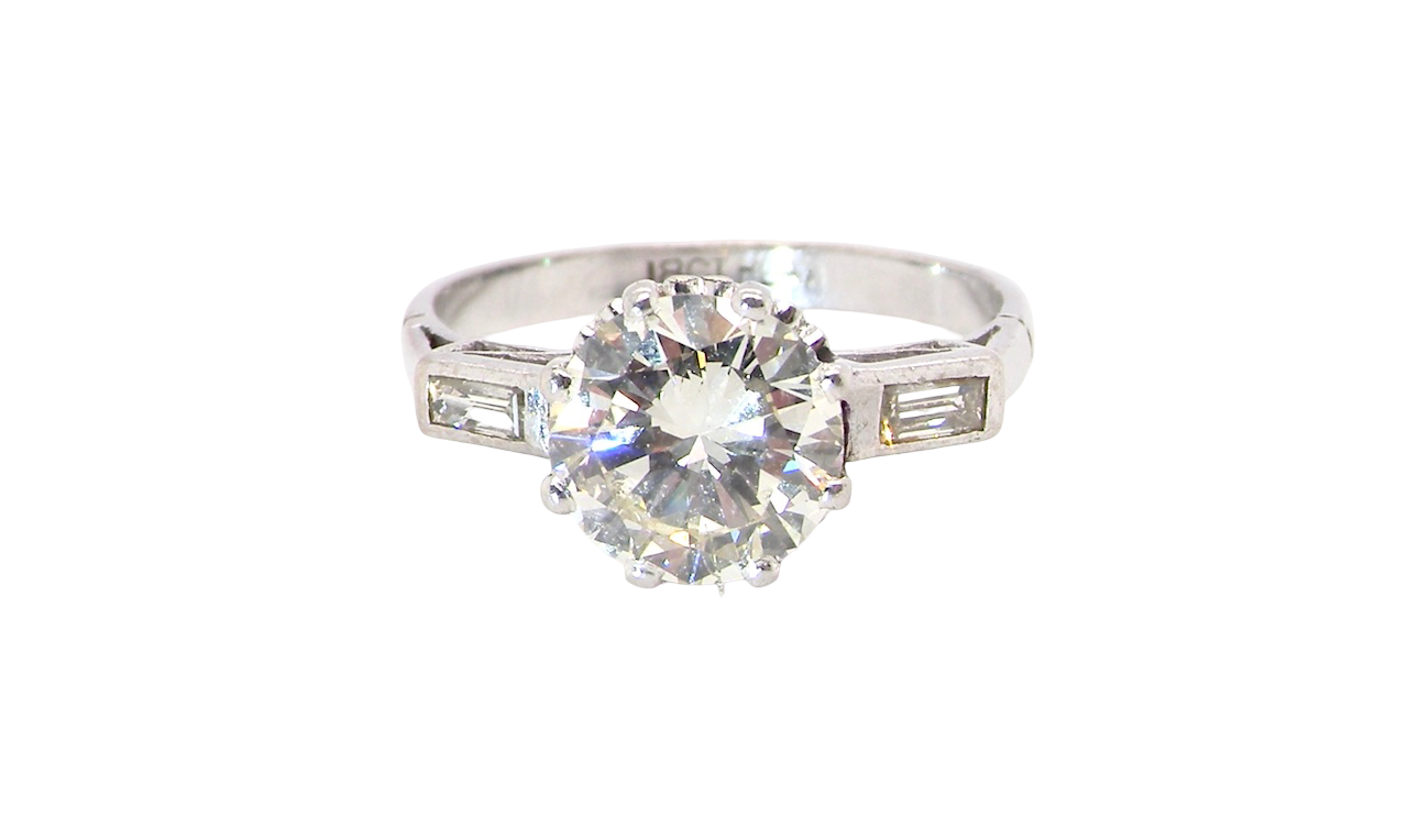 An Art Deco solitaire ring showcasing a 1.75 carat diamond