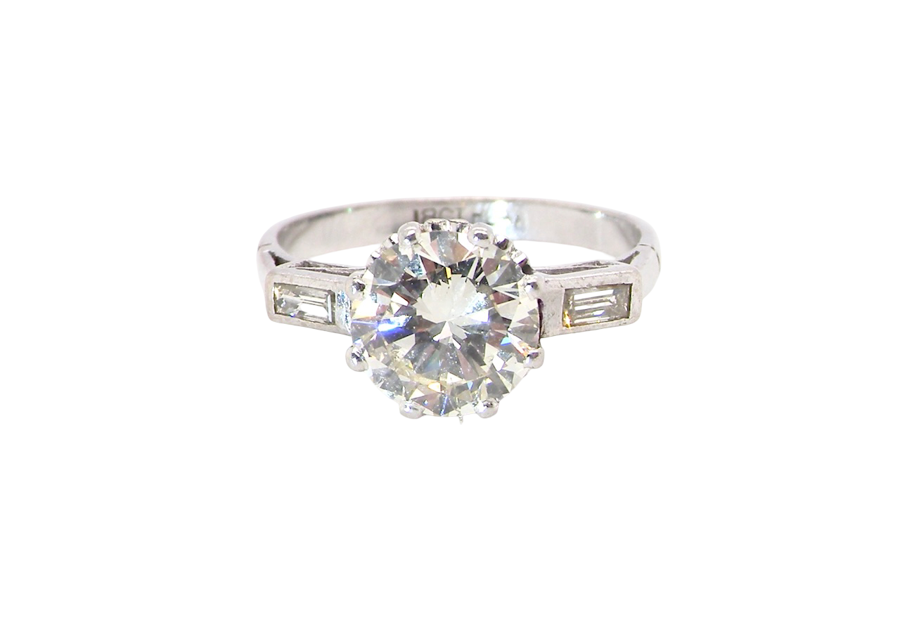 An Art Deco solitaire ring showcasing a 1.75 carat diamond