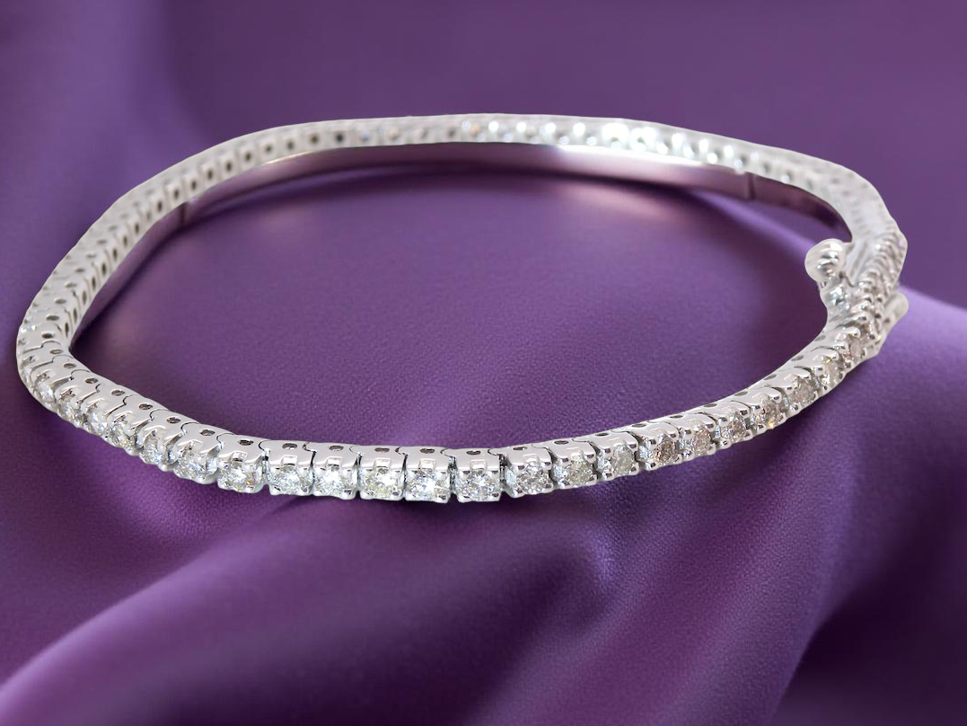 An Ever-Popular Classic: Diamond Line Bracelet B