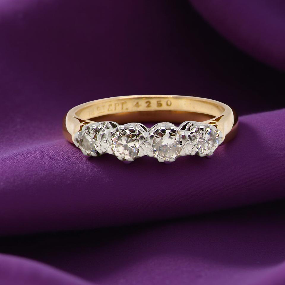 An 20th century ring set with diamonds.