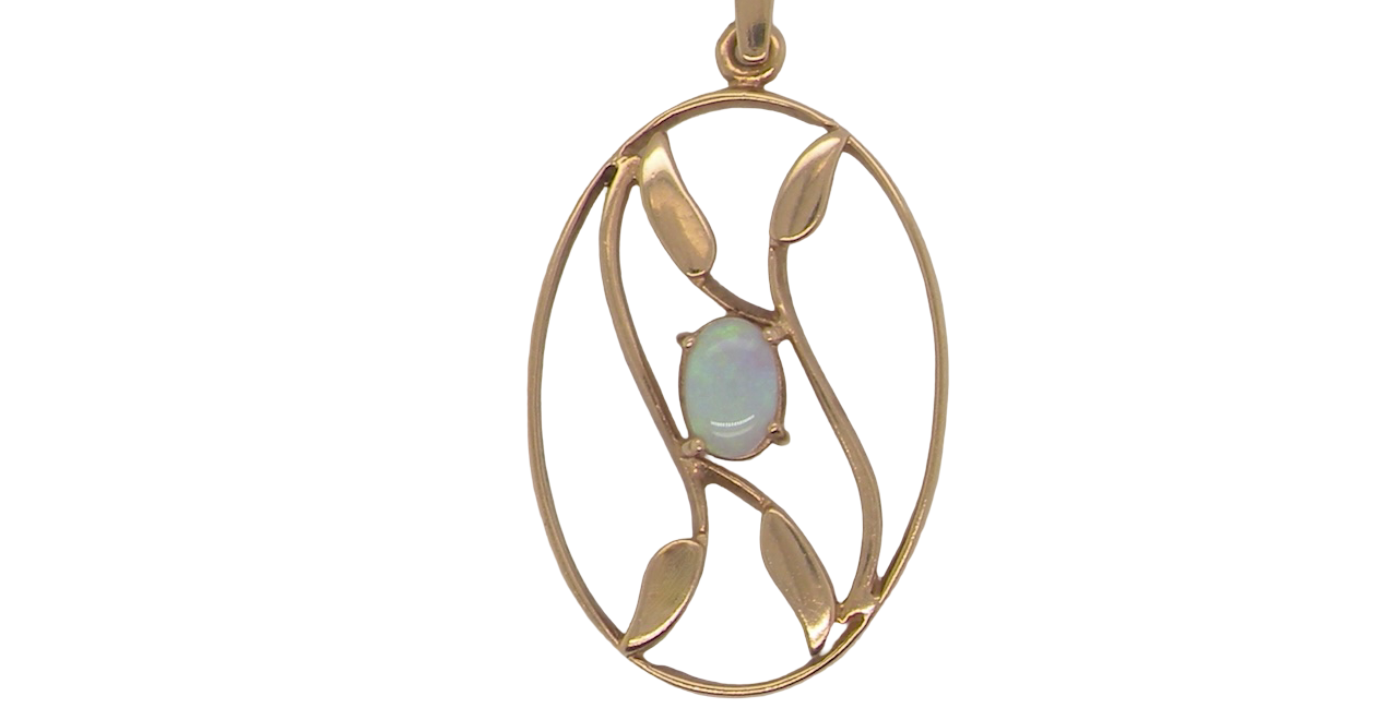 An elegant Art Deco style pendant